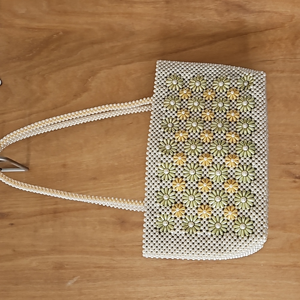 VINTAGE BEADED & LINED HANDBAG, BEAUTIFUL LOOKS NEW, ZIP ENTRY